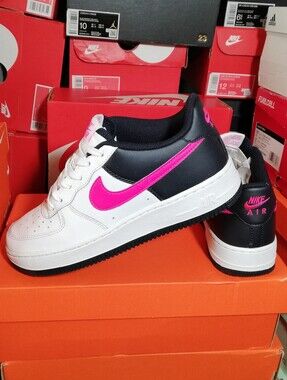 NIKE AIR FORCE 1 PREMIUM EDITION WOMEN'S US SIZE 8 GREAT CONDION